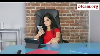 Mallu Beauty Nadia Ali And Old Man'S Passionate Encounter