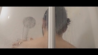 Mature Friend'S Mom Gets Friendly In The Shower